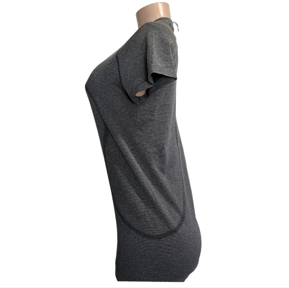 Lululemon Athletica shirts - Picture 3 of 4